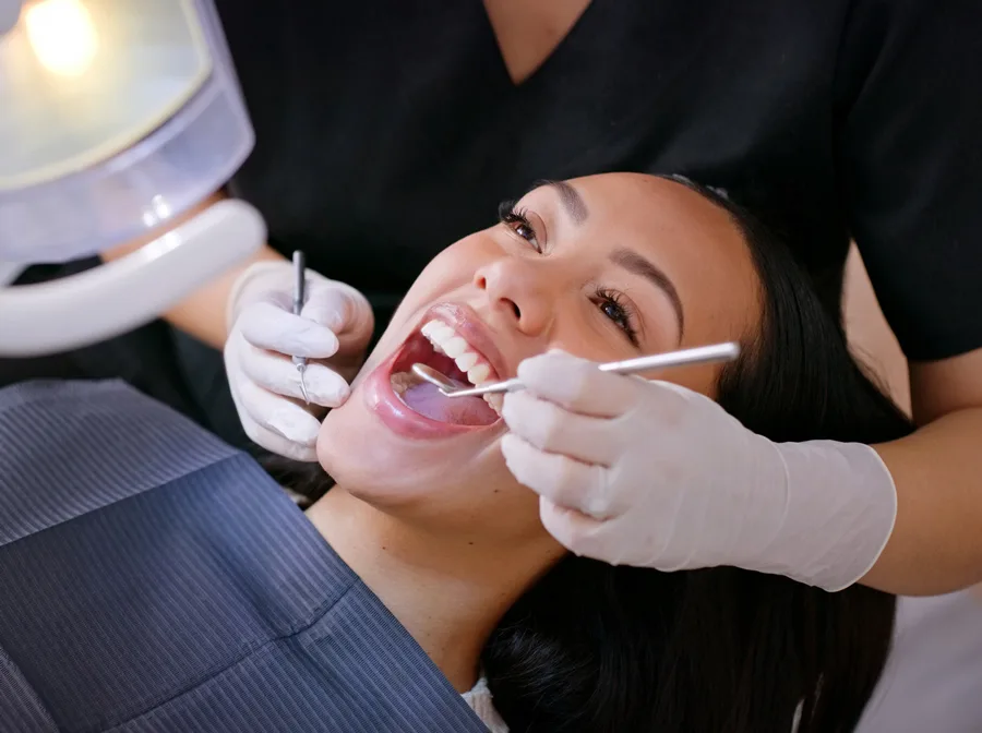 Detartrage Dentaire Regulier Lausanne D1DentalConcept D1 Dental Concept Clinique Dentaire - Dentistes & Hygiénistes - Detartrage dentaire regulier lausanne D1DentalConcept